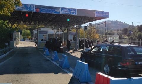 Ministria e jashtme informon: Ja rregullat per te udhetuar drejt Greqise